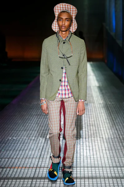 Look 24